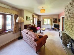 Lounge- click for photo gallery